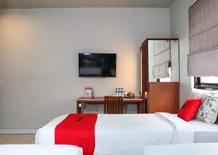 Reddoorz Plus Near Asia Afrika 3 Bandung