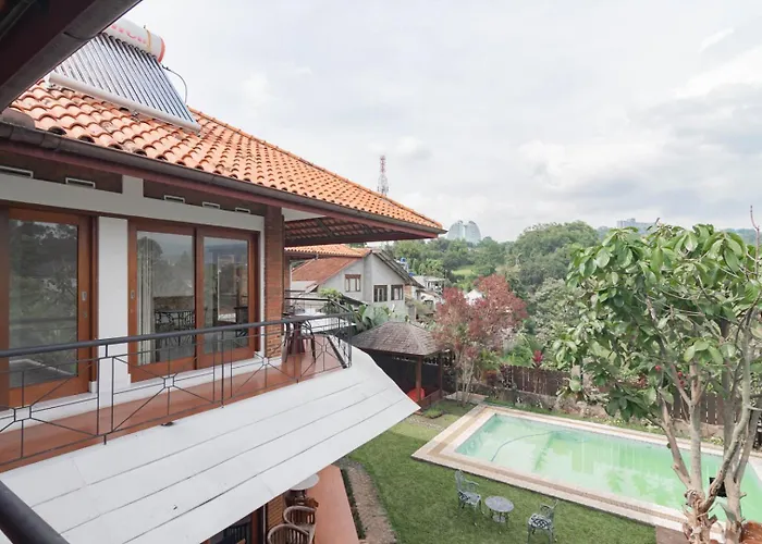 Reddoorz Plus Near Dago Pakar Bandung
