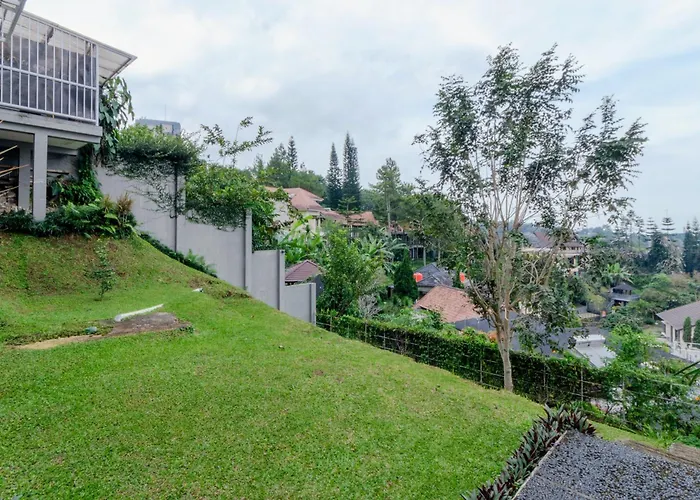 Family Only Amazing City View Villa - De Reiz Firen Syariah Bandung
