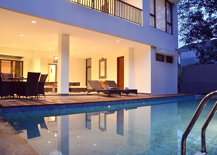 Hikari Hill View Villa 7 Bedrooms With A Private Swimming Pool And A Billiard Table Bandung
