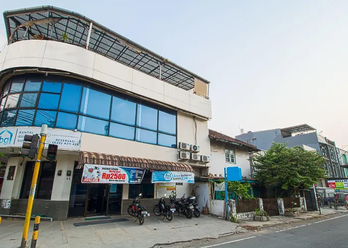 Bantal Guling Alun Alun Bandung Hotel