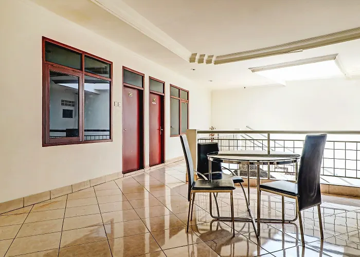 Oyo 90218 Ubaran Guest House Bandung